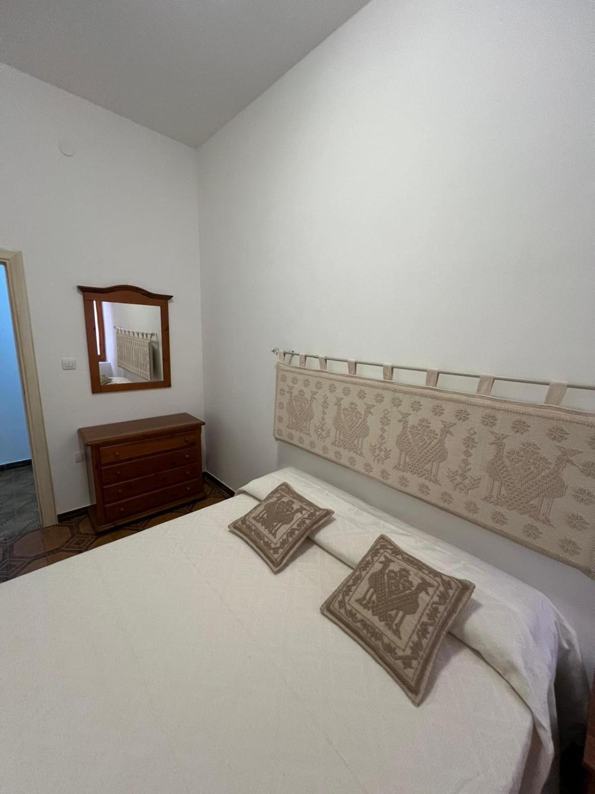 B&B Via Dei Mille Castelsardo Exteriör bild