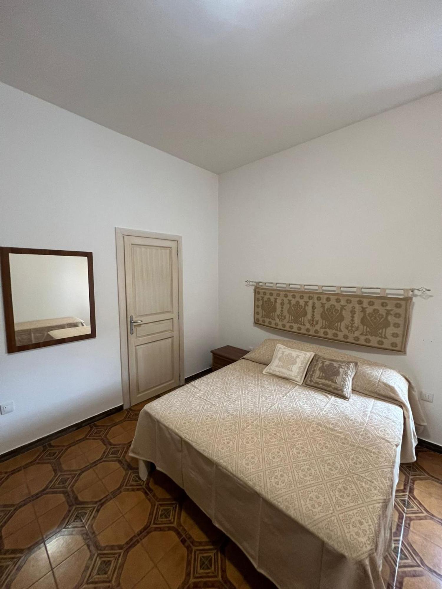 B&B Via Dei Mille Castelsardo Exteriör bild